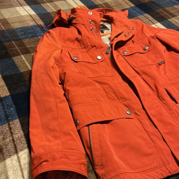 Coach Orange Raincoat for Stylish Protection - Picture 13 of 16